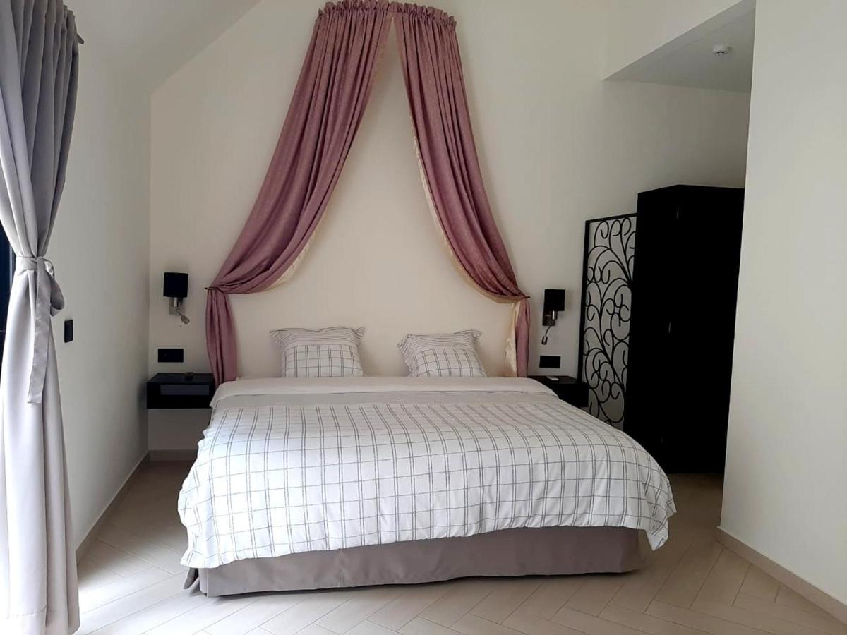 Hotel Chateau Georgette Pombas ภายนอก รูปภาพ
